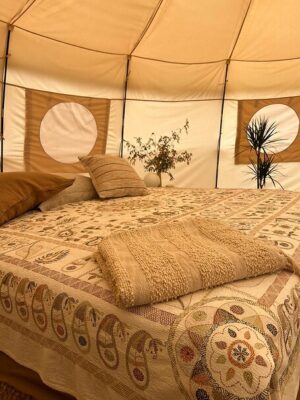 Go Dream GLAMPING FOR 2 HOS KØBENHAVNS SURFCENTER- Oplevelsesgaver - Oplev en unik glampingoplevelse ved Københavns Surfcenter! Det idylliske