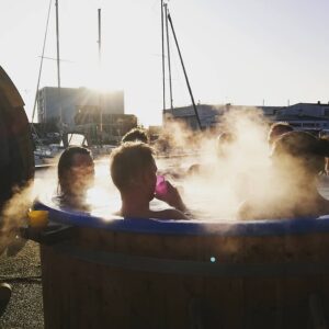 Go Dream VILDMARKSBAD OG ISVANDSKAR HOS SURF AGENCY- Oplevelsesgaver WELLNESS - Surf Agency åbnede i 2016 deres surf-oase på Fiskerivej i Aarhus. De