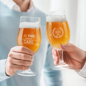 Ølglas på fod med gravering (sæt af 2)