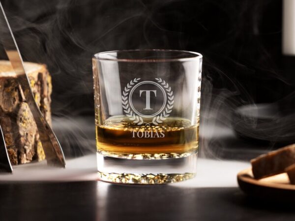 Personligt Spiegelau Whiskyglas med Gravering - Bogstav, Navn & Krans