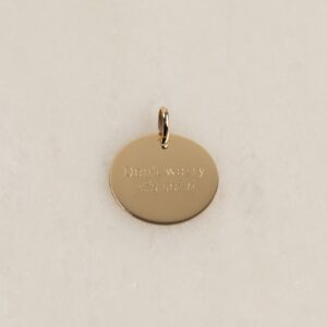ENGRAVABLE ROUND SOLID GOLD PENDANT - 15mm - Vedhæng - Sisi Copenhagen