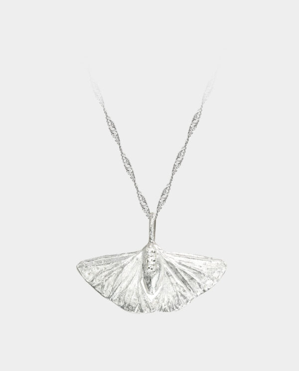 Falena - natsværmeren i sølv et sublimt lille kunstværk