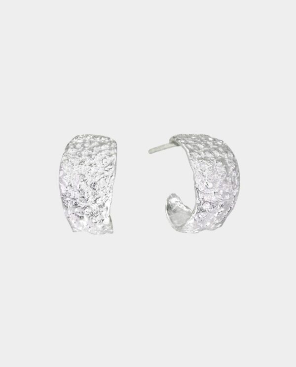 Vesna - sølvkreoler designet som iskrystaller