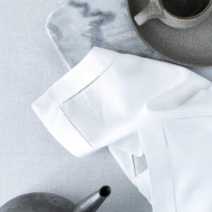 Langkilde&Søn - 6 stk Hvide servietter i stof med hulsøm 50 x 50 cm